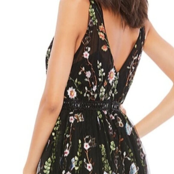 NEW Mac Duggal Floral Embroidered Sleeveless A Line Gown - Picture 5 of 11